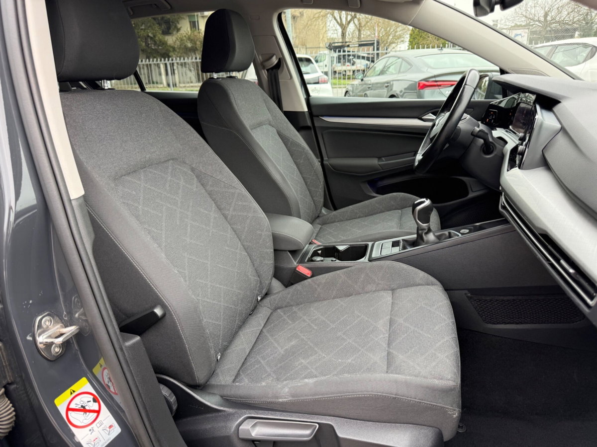 Volkswagen Golf 2.0 TDI SCR Life (19)