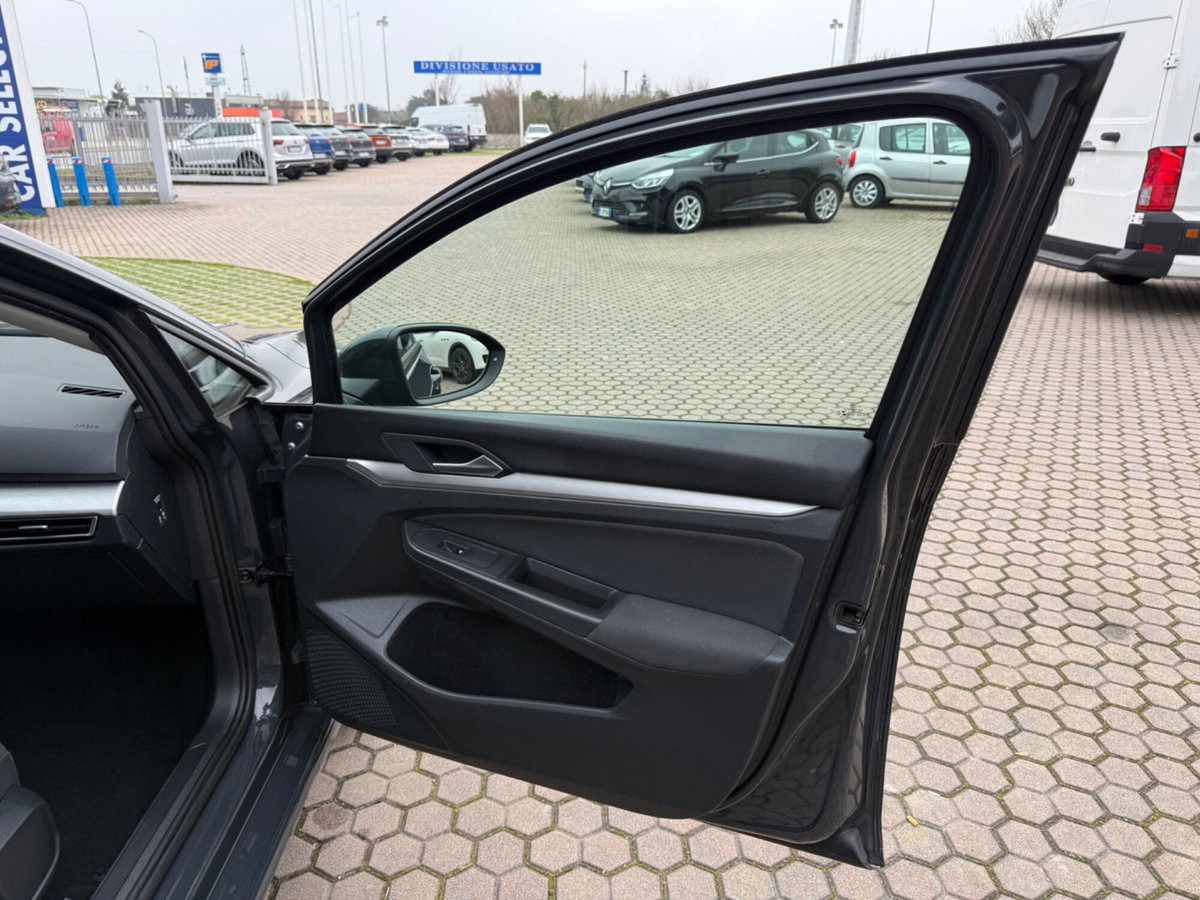 Volkswagen Golf 2.0 TDI SCR Life (20)