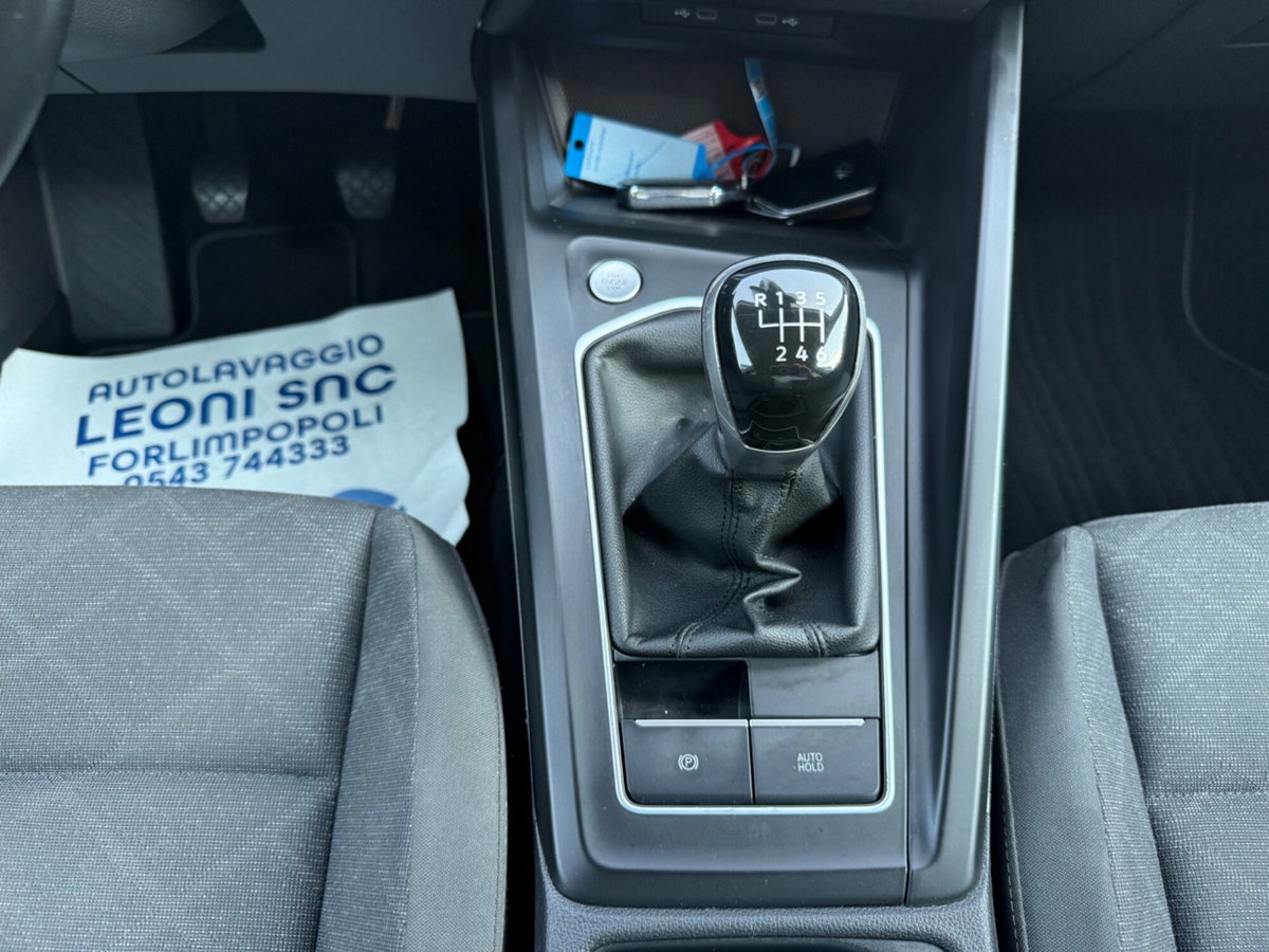 Volkswagen Golf 2.0 TDI SCR Life (12)