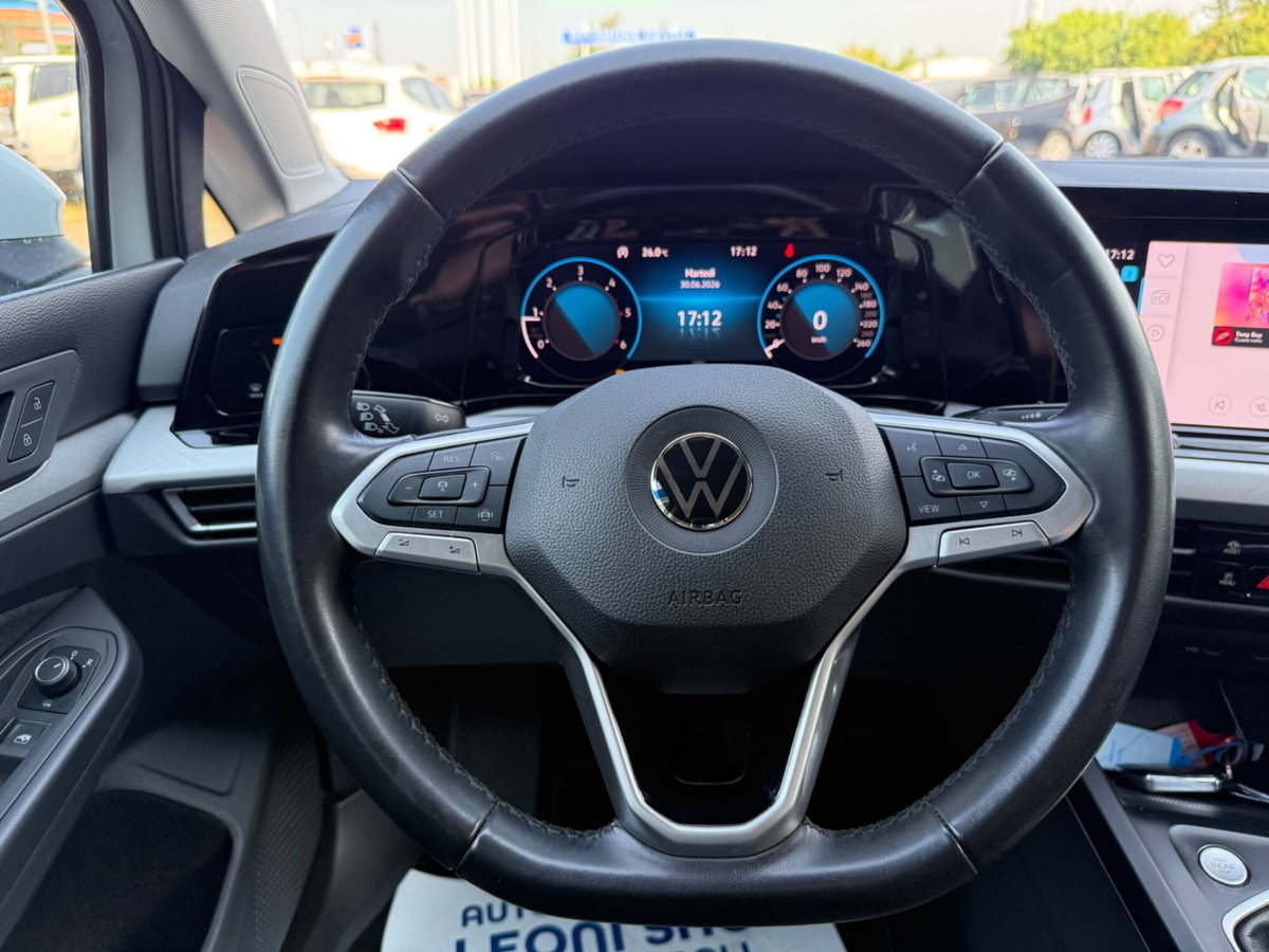 Volkswagen Golf 2.0 TDI SCR Life (14)