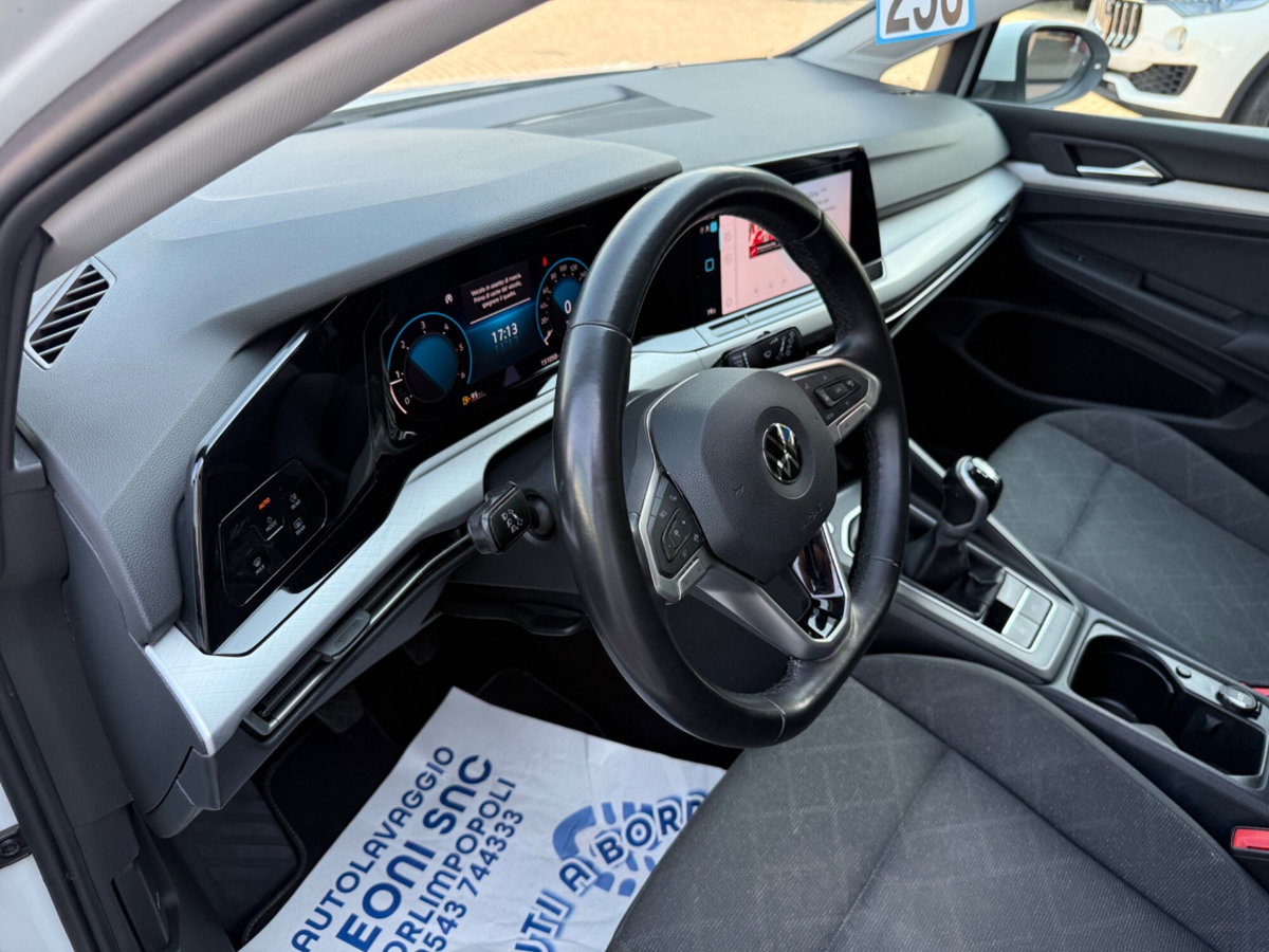 Volkswagen Golf 2.0 TDI SCR Life (17)