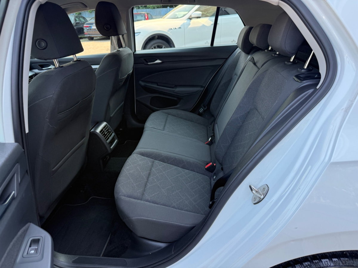 Volkswagen Golf 2.0 TDI SCR Life (20)