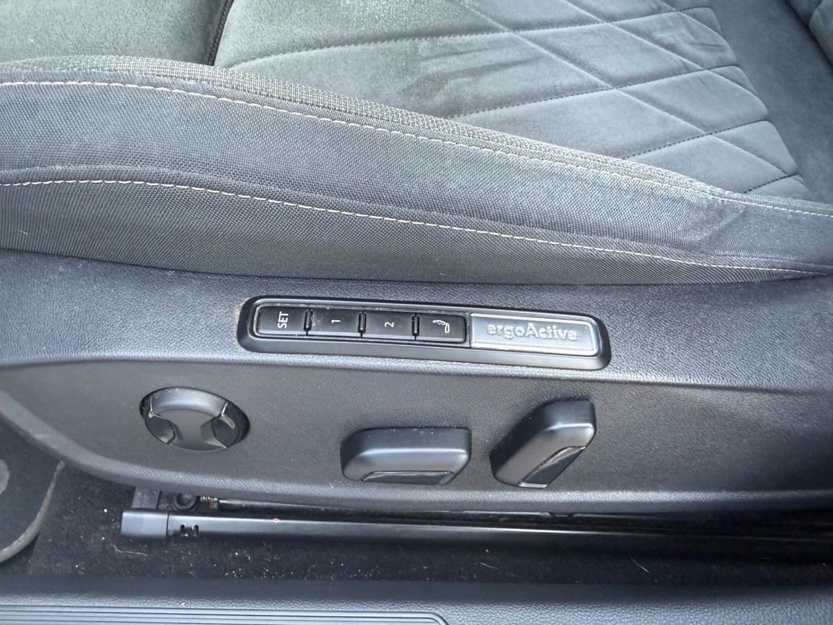 Volkswagen Golf 1.4 TSI eHYBRID 204 CV DSG Style (20)