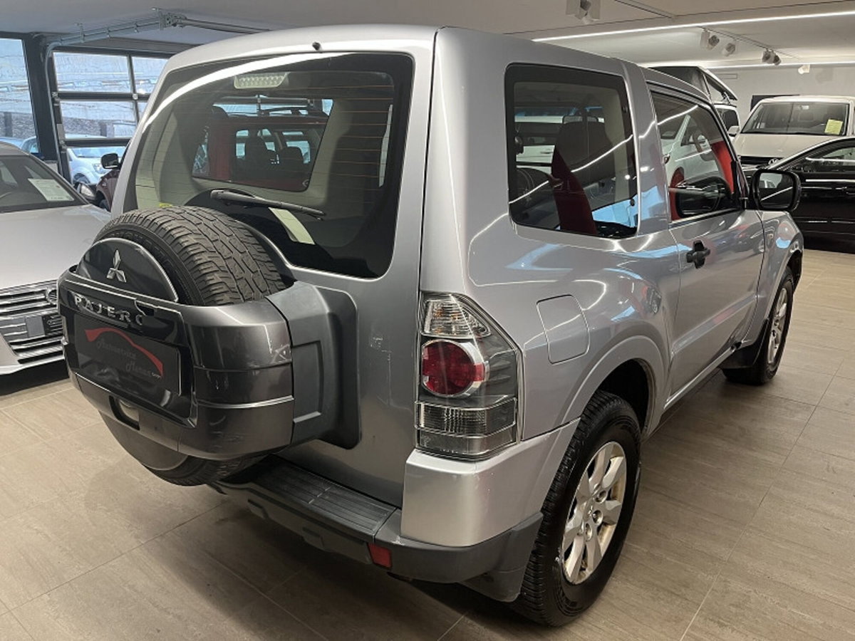 Mitsubishi Pajero 3.2 DI-D 16V aut. 5p. Instyle DPF (4)