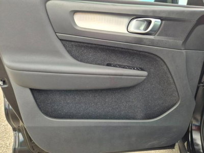 Volvo XC40 T2 Geartronic Momentum (13)