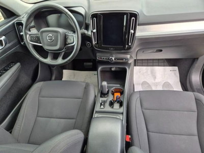 Volvo XC40 T2 Geartronic Momentum (17)