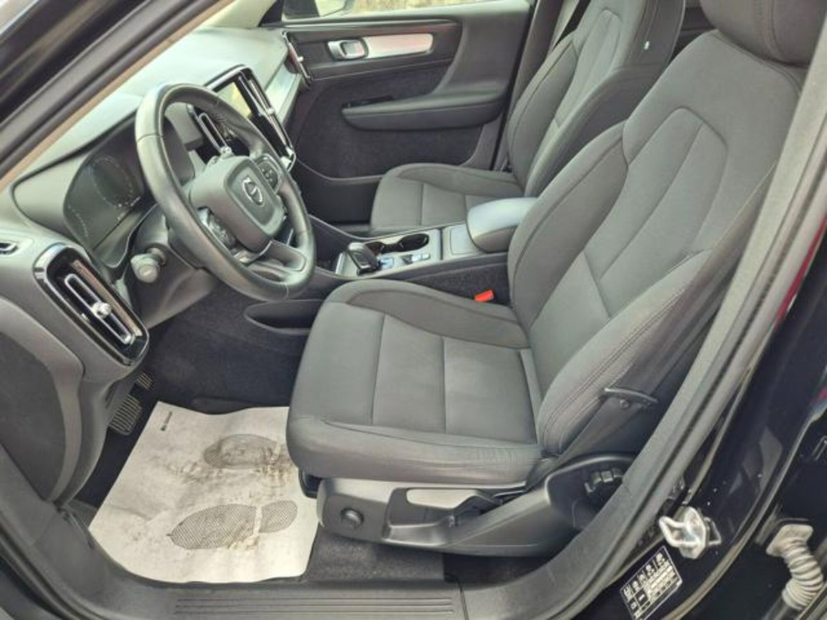 Volvo XC40 T2 Geartronic Momentum (9)