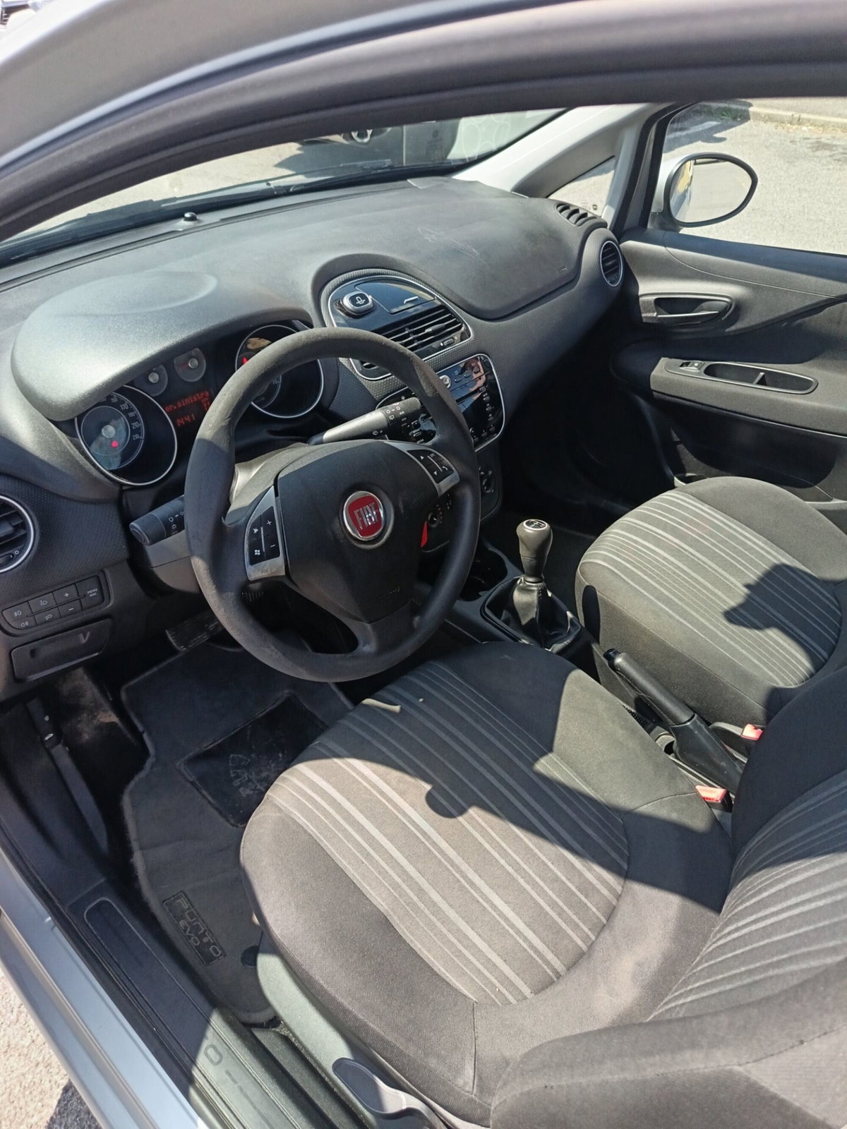 Fiat Punto Evo 1.4 5 porte S&S Dualogic Dynamic (9)