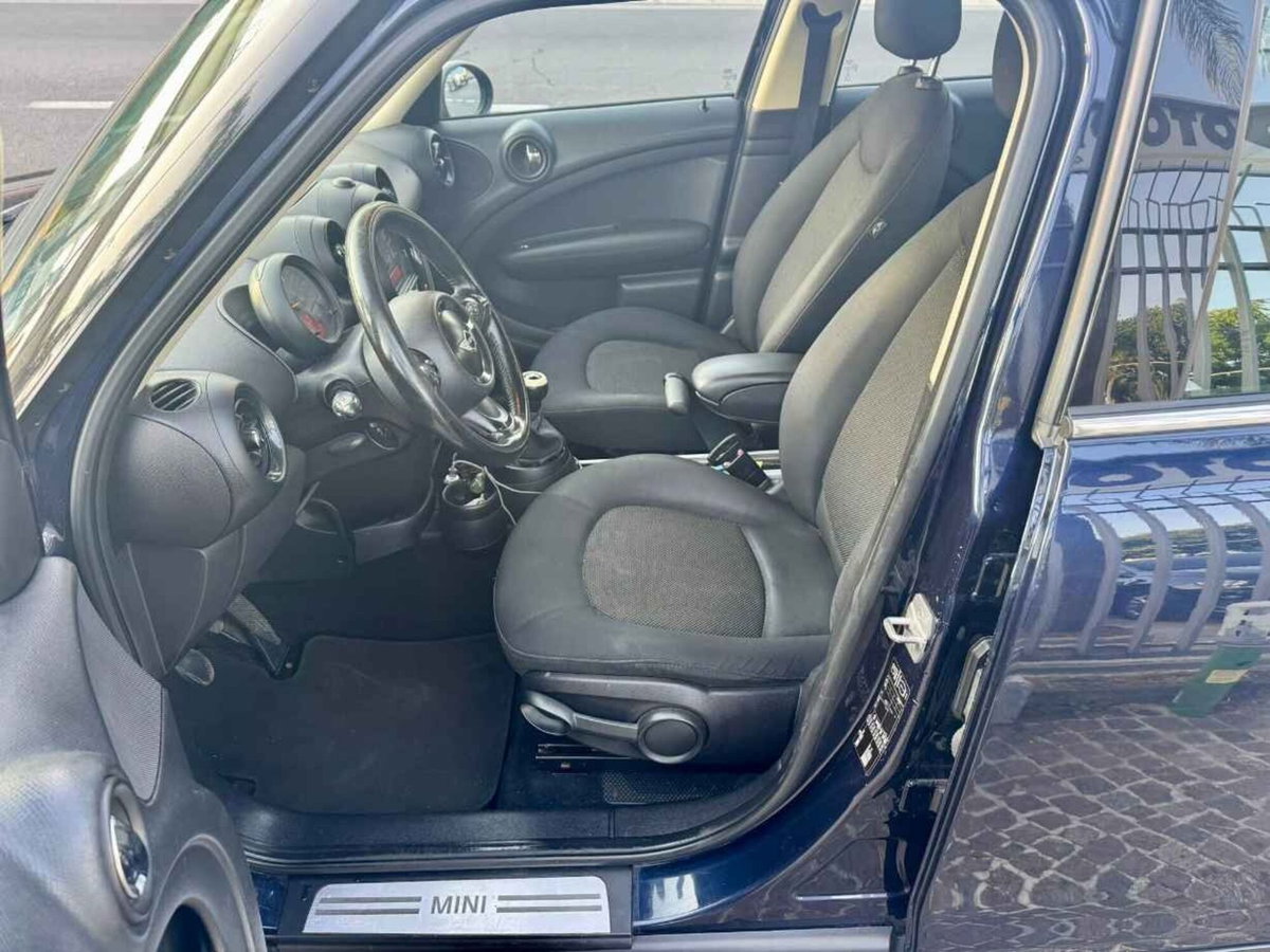 MINI Mini Countryman 1.6 Cooper D Countryman (16)