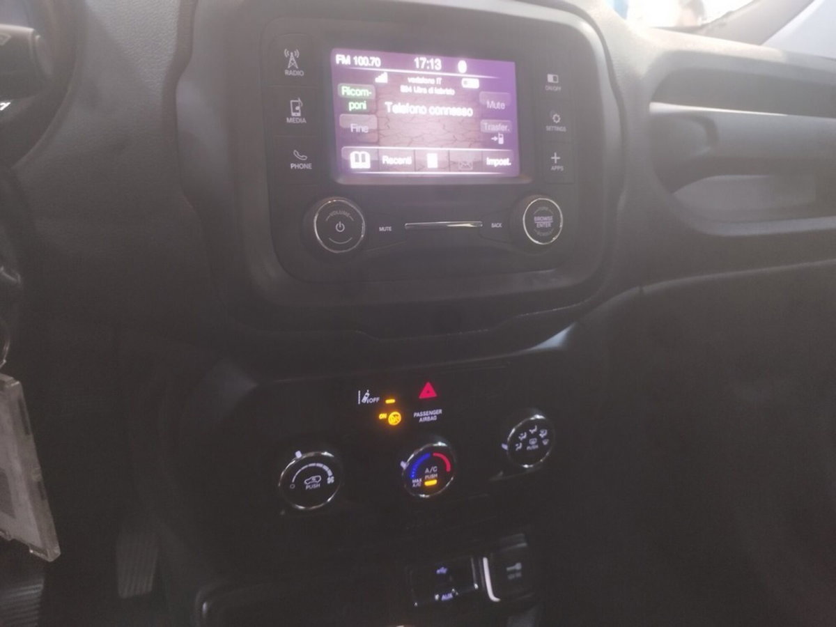 Jeep Renegade 1.6 Mjt 130 CV Longitude (9)