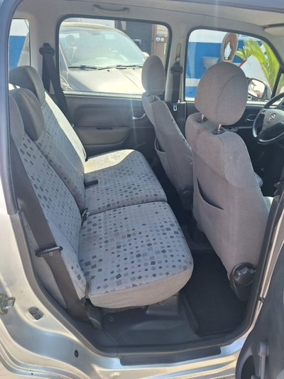 Opel Agila 1.2 16V 'Njoy (7)