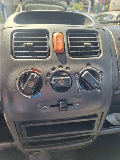 Opel Agila 1.2 16V 'Njoy (9)