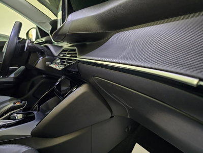 Peugeot 2008 PureTech 130 S&S EAT8 Allure Navi Pack (13)