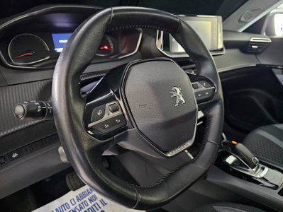 Peugeot 2008 PureTech 130 S&S EAT8 Allure Navi Pack (14)