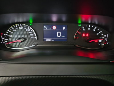 Peugeot 2008 PureTech 130 S&S EAT8 Allure Navi Pack (15)