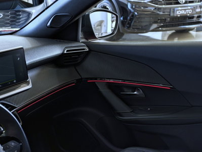 Peugeot 2008 PureTech 130 S&S GT (16)