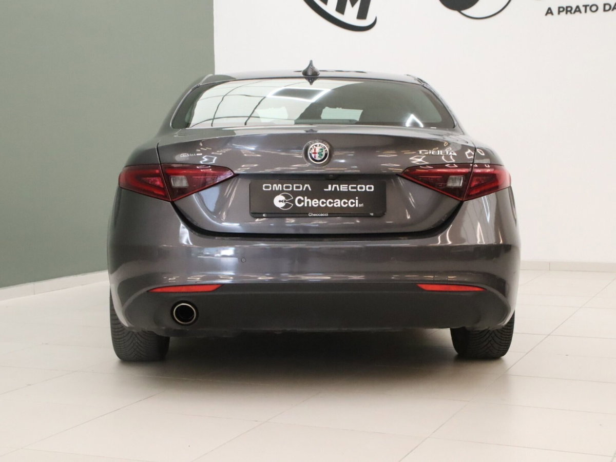 Alfa Romeo Giulia 2.2 Turbodiesel 160 CV AT8 Business (6)