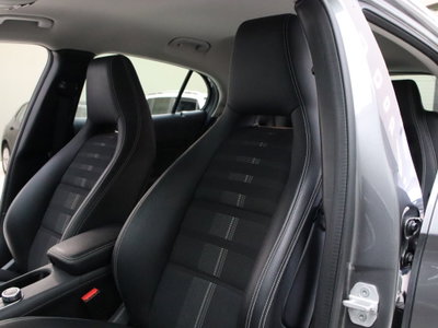Mercedes-Benz GLA SUV 200 d Automatic Sport (11)