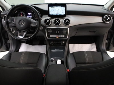 Mercedes-Benz GLA SUV 200 d Automatic Sport (12)