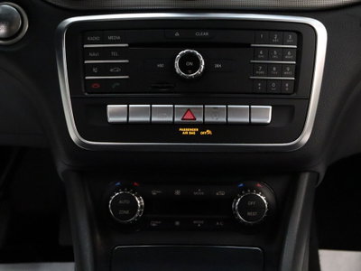 Mercedes-Benz GLA SUV 200 d Automatic Sport (15)