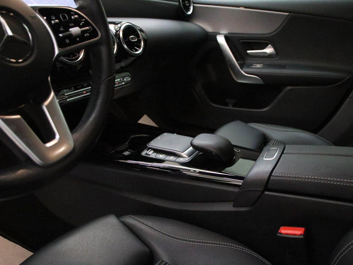 Mercedes-Benz Classe A 180 d Automatic Sport (14)