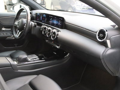 Mercedes-Benz Classe A 180 d Automatic Sport (16)