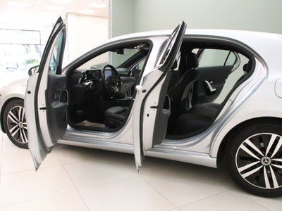 Mercedes-Benz Classe A 180 d Automatic Sport (9)