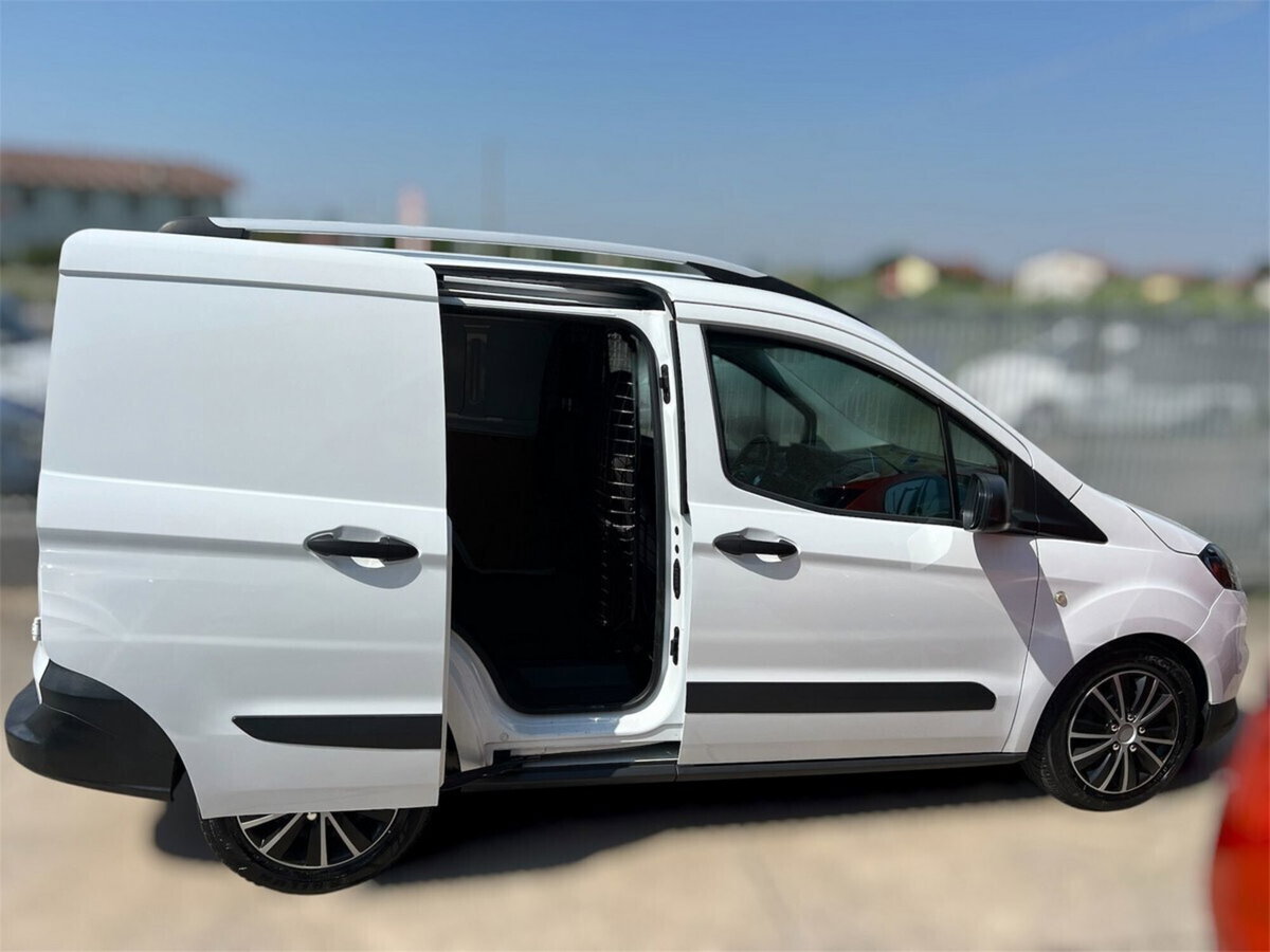 Ford Tourneo Courier 1.5 TDCI 75 CV Plus