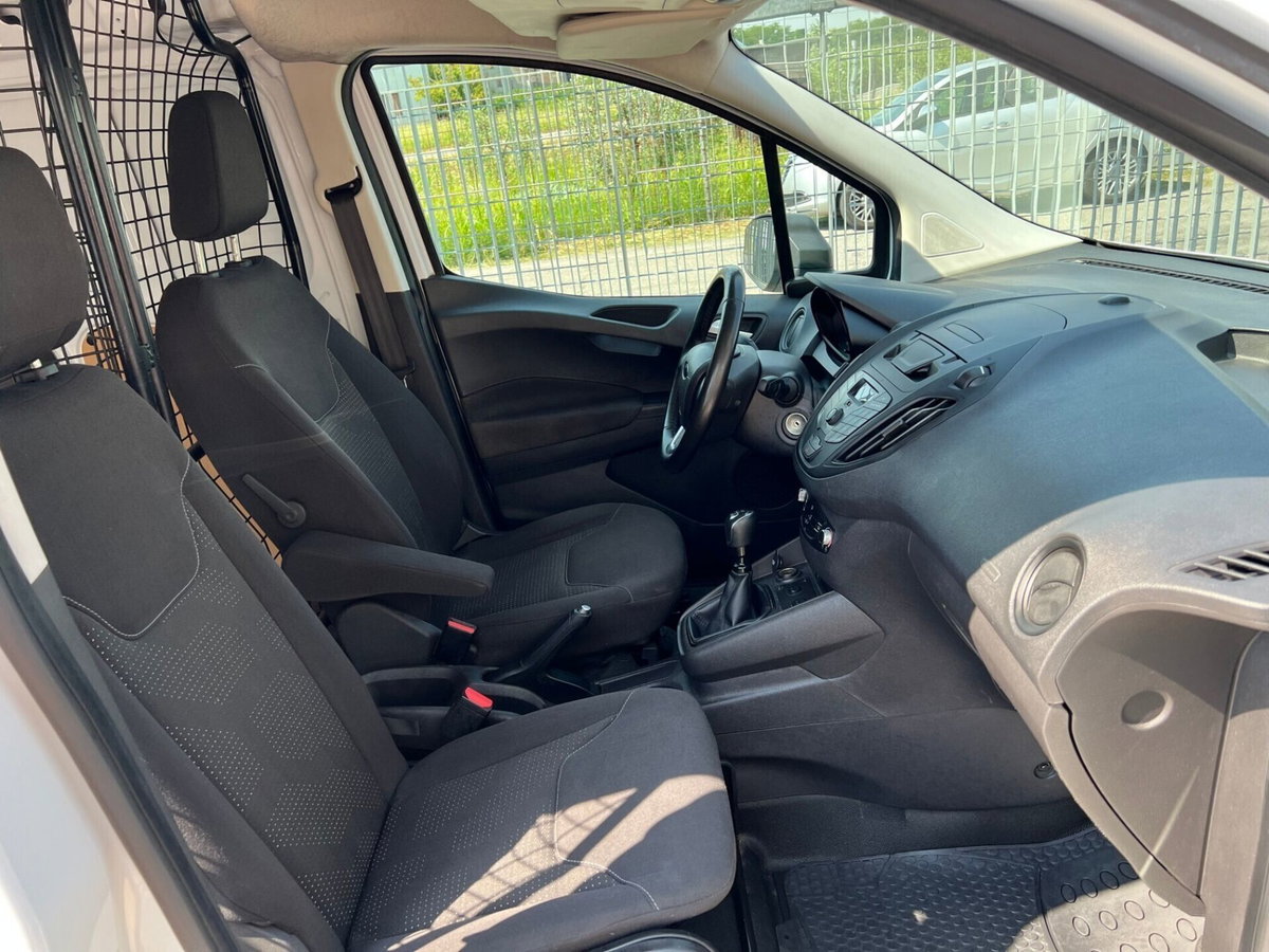 Ford Tourneo Courier 1.5 TDCI 75 CV Plus (13)