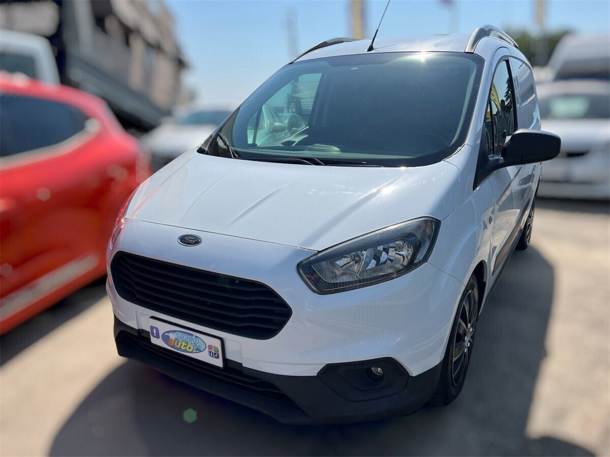 Ford Tourneo Courier 1.5 TDCI 75 CV Plus (2)