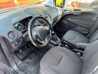 Ford Tourneo Courier 1.5 TDCI 75 CV Plus (8)