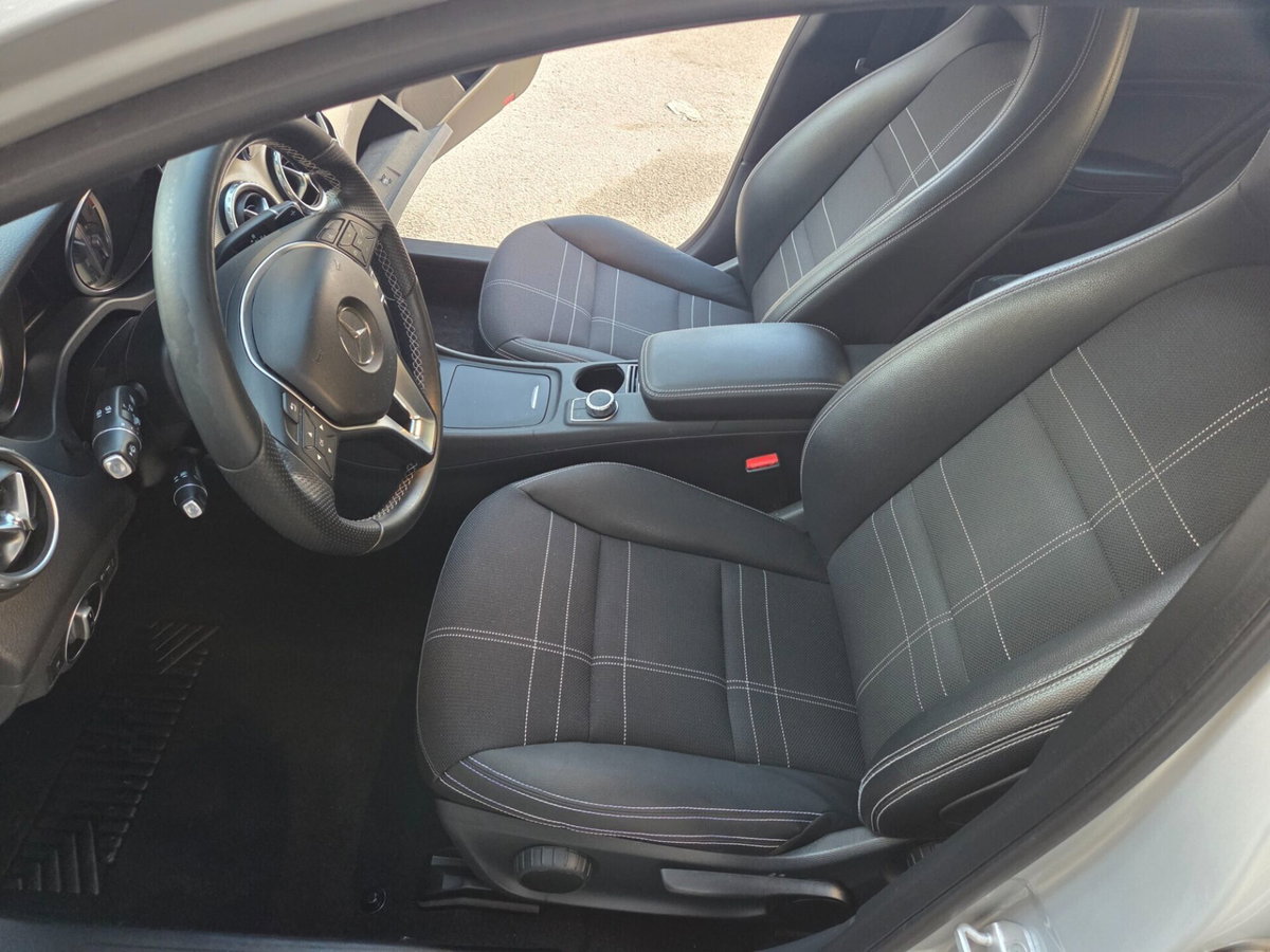 Mercedes-Benz GLA SUV 200 CDI Premium (11)