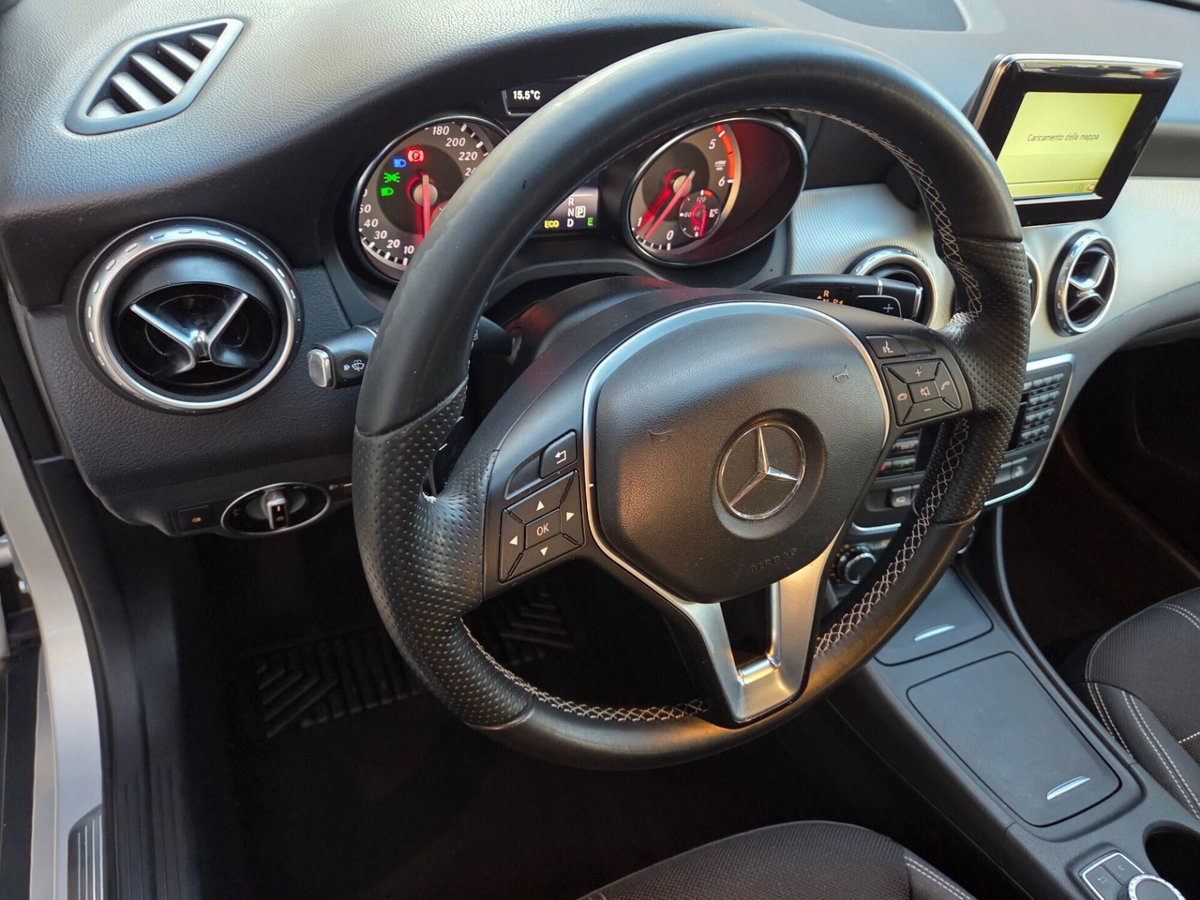Mercedes-Benz GLA SUV 200 CDI Premium (12)