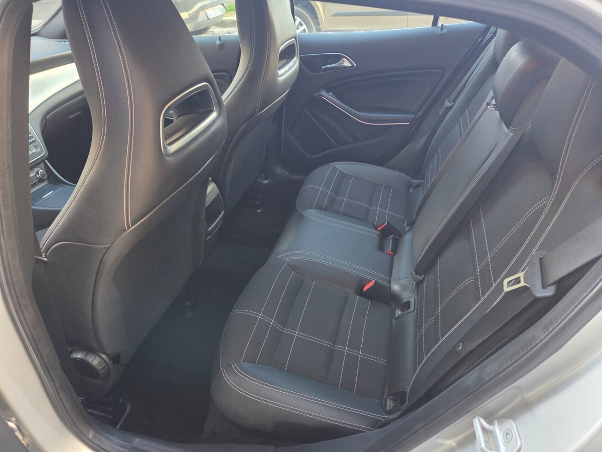 Mercedes-Benz GLA SUV 200 CDI Premium (16)
