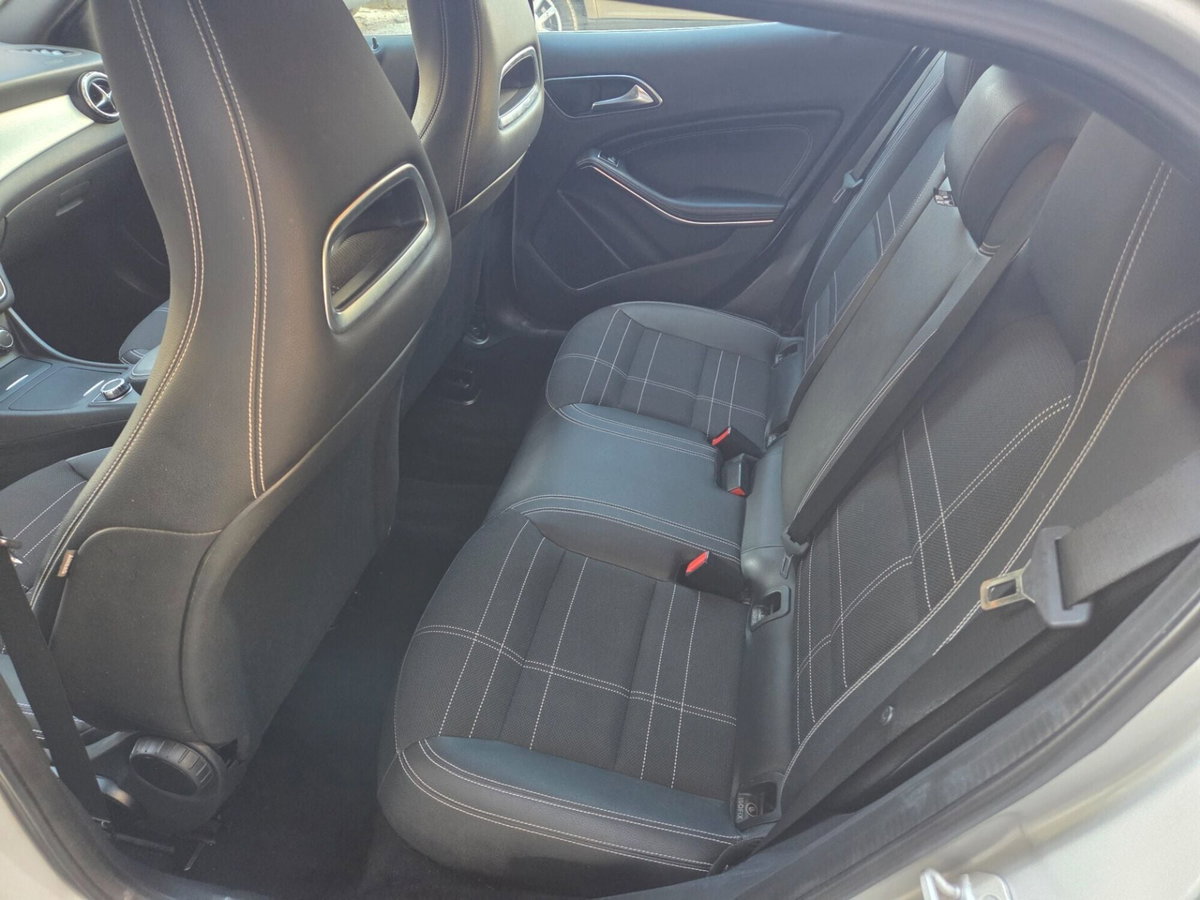 Mercedes-Benz GLA SUV 200 CDI Premium (17)