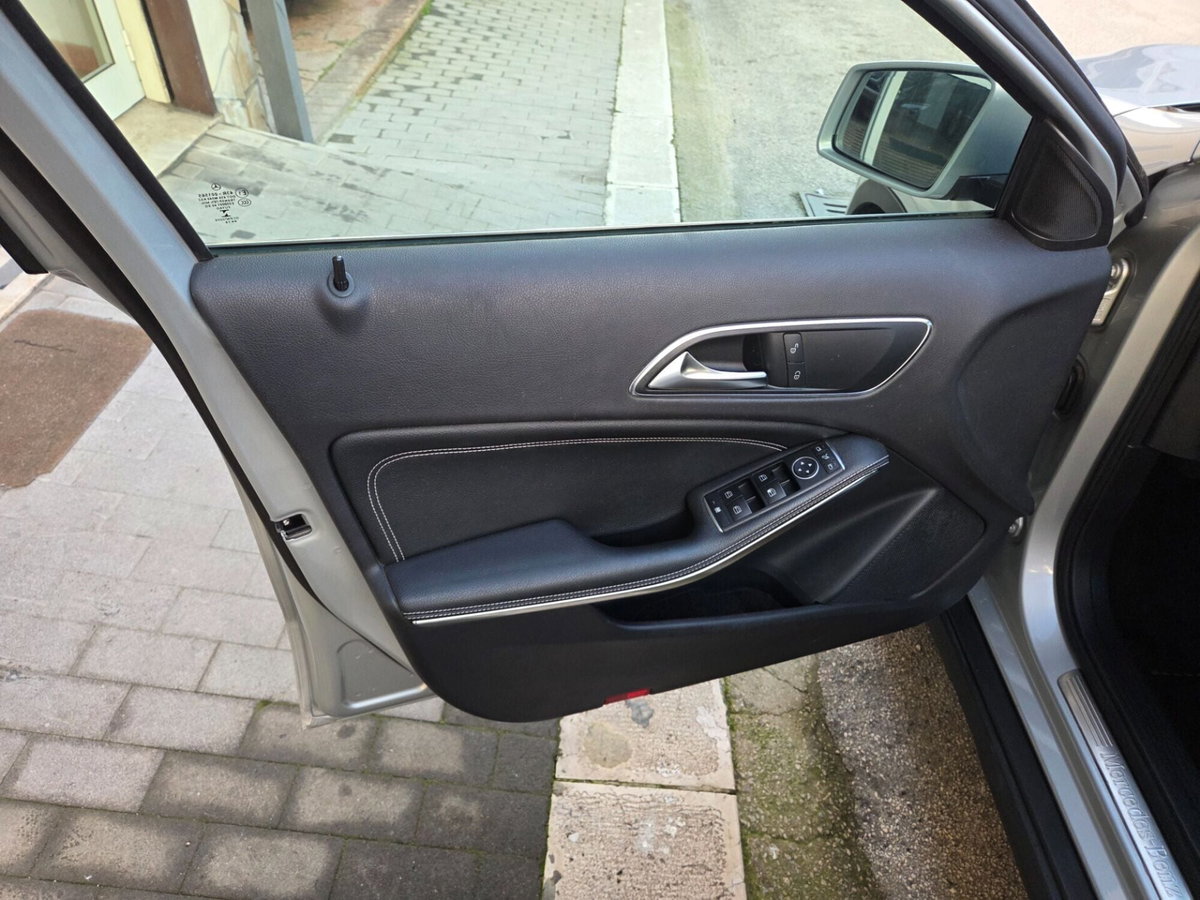 Mercedes-Benz GLA SUV 200 CDI Premium (18)