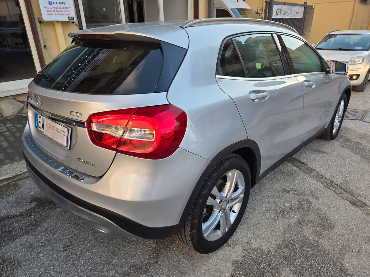 Mercedes-Benz GLA SUV 200 CDI Premium (5)