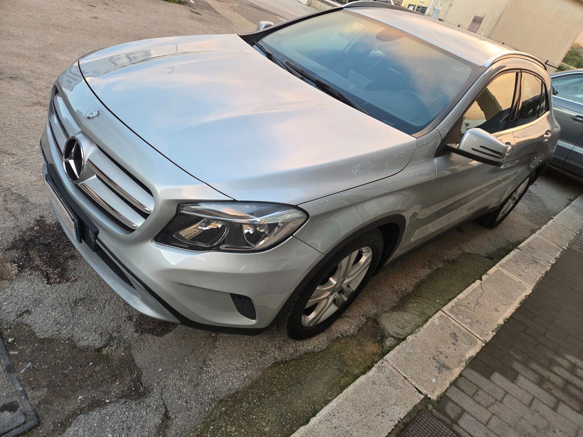 Mercedes-Benz GLA SUV 200 CDI Premium (6)