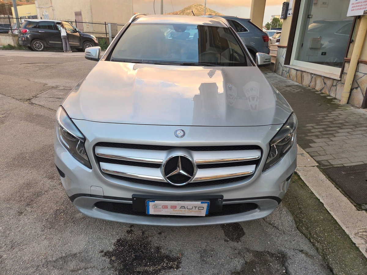 Mercedes-Benz GLA SUV 200 CDI Premium (8)