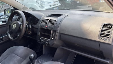 Volkswagen Polo 1.4/80CV TDI 5p. Sportline (18)