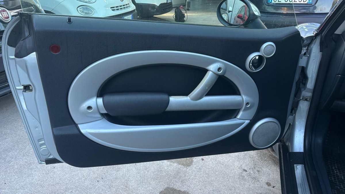 MINI Mini 1.6 16V Cooper (4)
