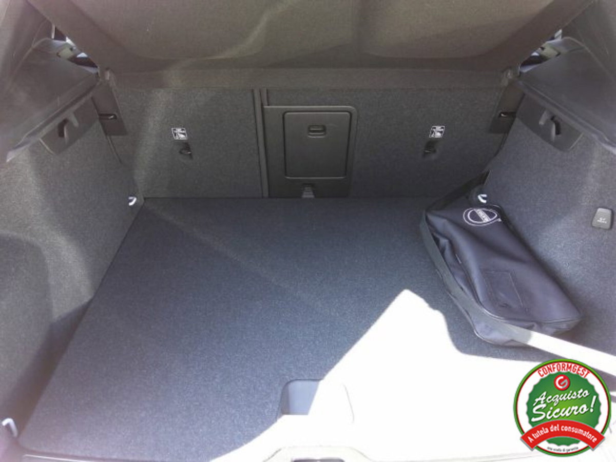 Volvo XC40 T2 Geartronic Momentum (11)