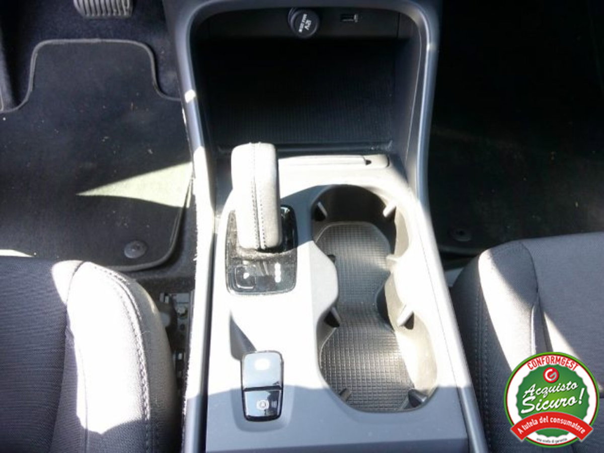 Volvo XC40 T2 Geartronic Momentum (18)