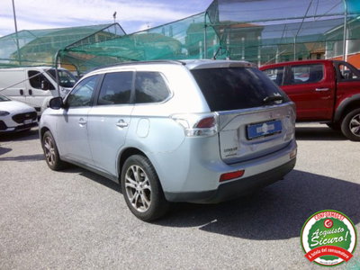 Mitsubishi Outlander 2.2 DI-D 4WD Instyle Plus SDA 7 posti (3)