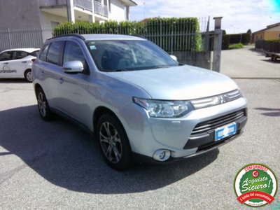 Mitsubishi Outlander 2.2 DI-D 4WD Instyle Plus SDA 7 posti (6)