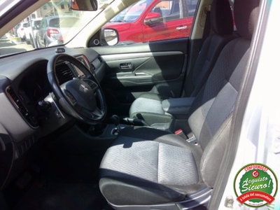 Mitsubishi Outlander 2.2 DI-D 4WD Instyle Plus SDA 7 posti (8)