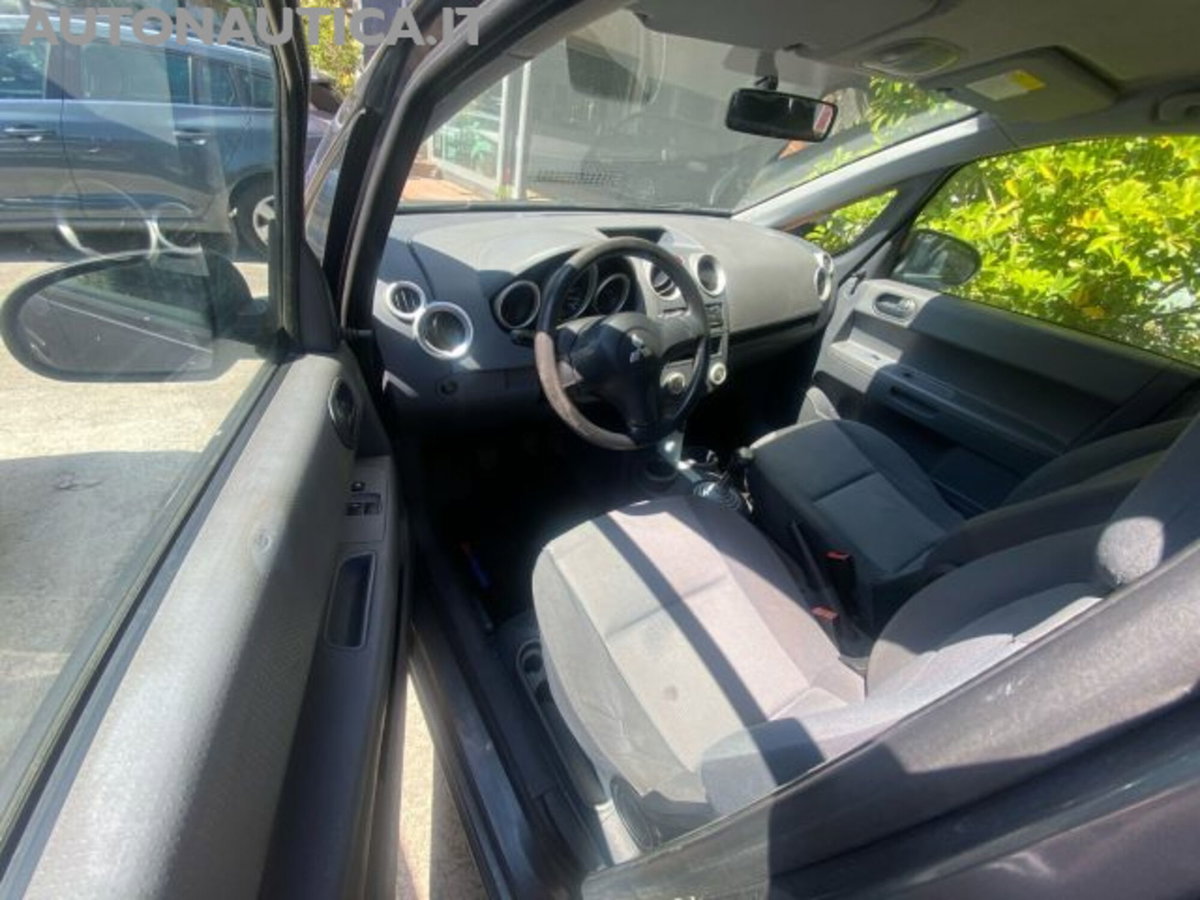 Mitsubishi Colt 1.1 12V 5p. Climachrome (5)