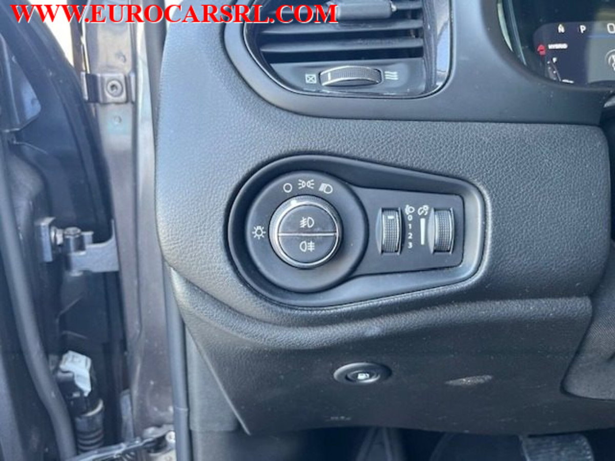 Jeep Renegade 1.3 T4 190CV PHEV 4xe AT6 Limited (15)