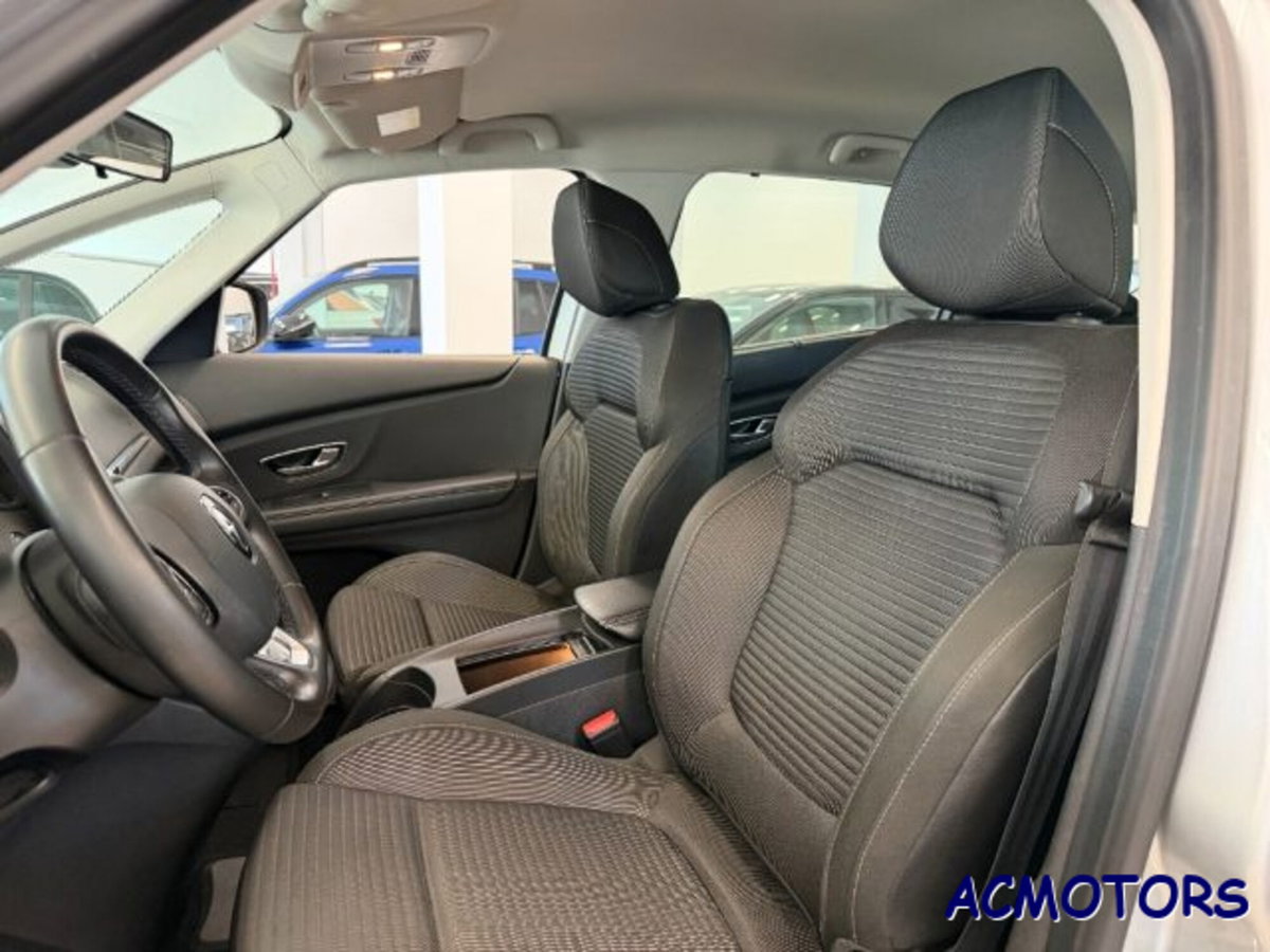 Renault Scenic E-Tech Electric 1.9 dCi Confort Dynamique (8)