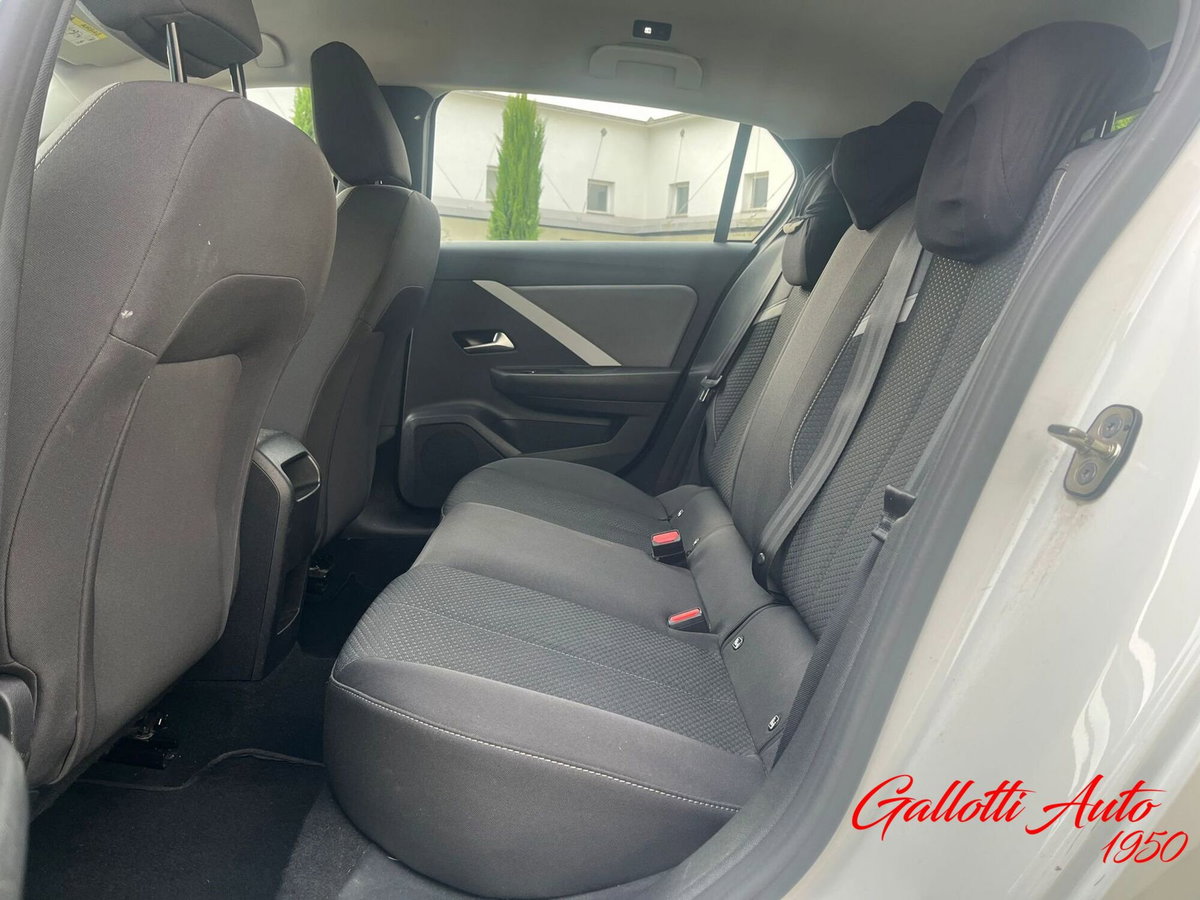 Opel Astra 1.2 Turbo 110 CV Elegance (14)